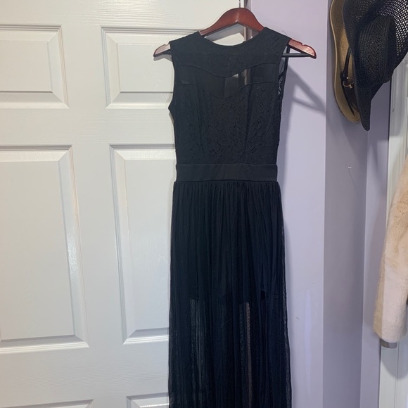 GUESS Brand new Romper with sheer lace overlay - Picture 2 of 6